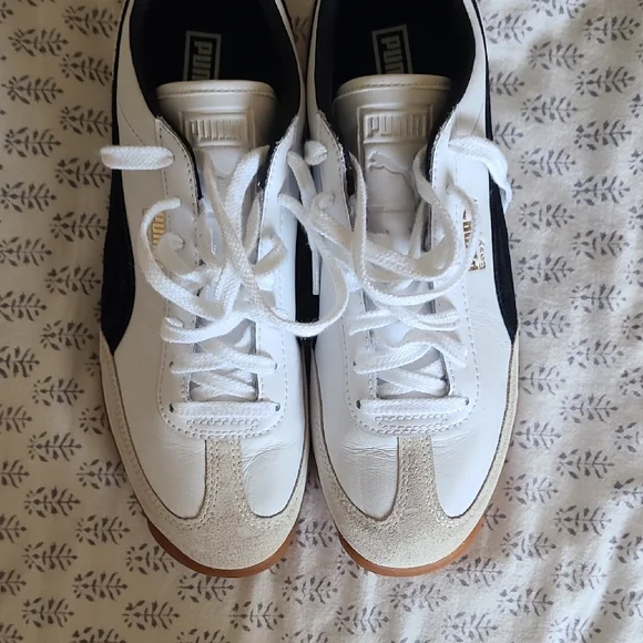 Puma Easy Rider White and Black Sneakers - Picture 7 of 8